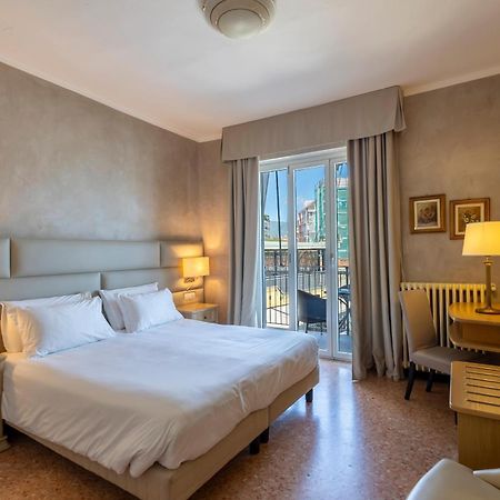 B&B Hotel Diano Marina Palace Esterno foto