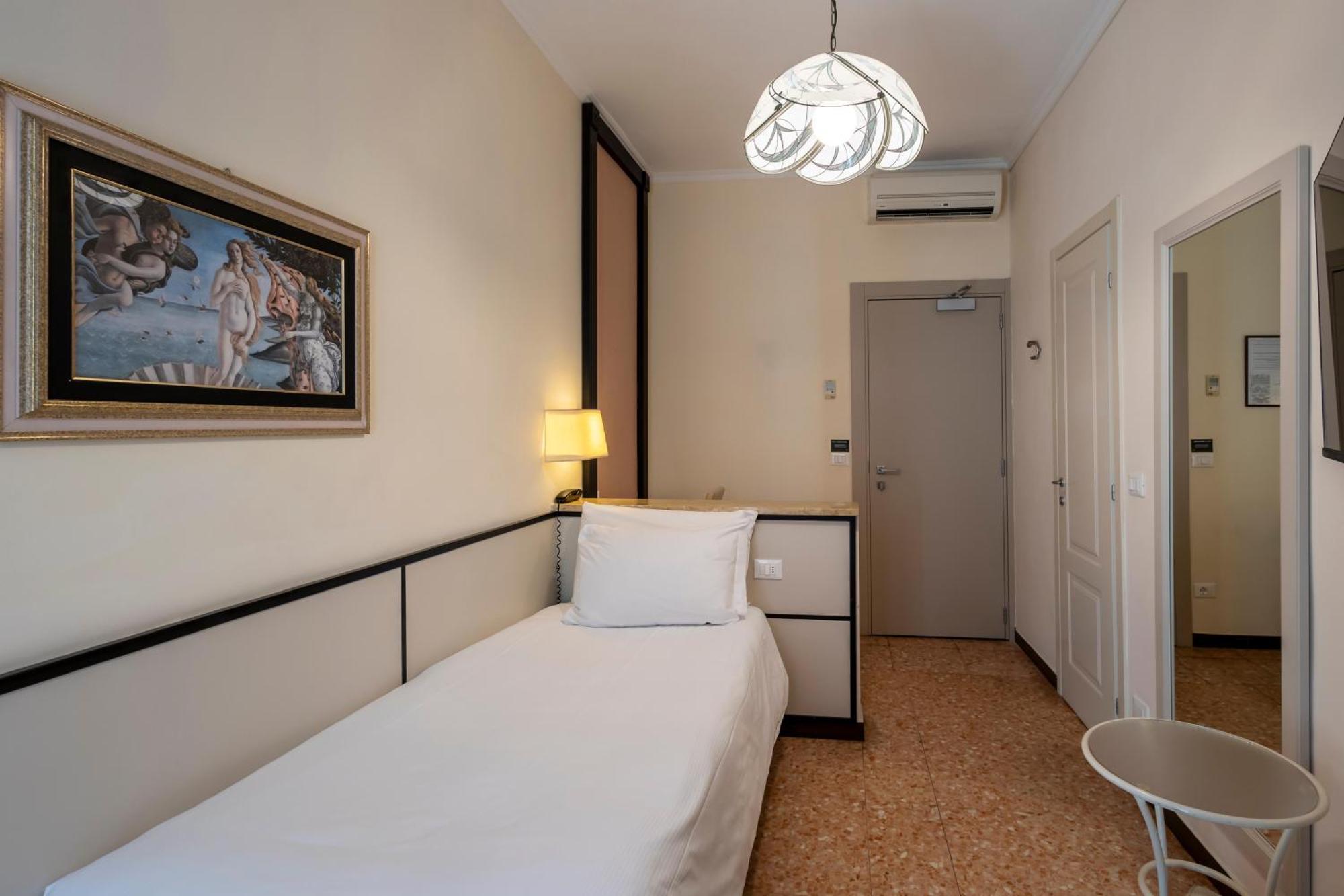 B&B Hotel Diano Marina Palace Esterno foto