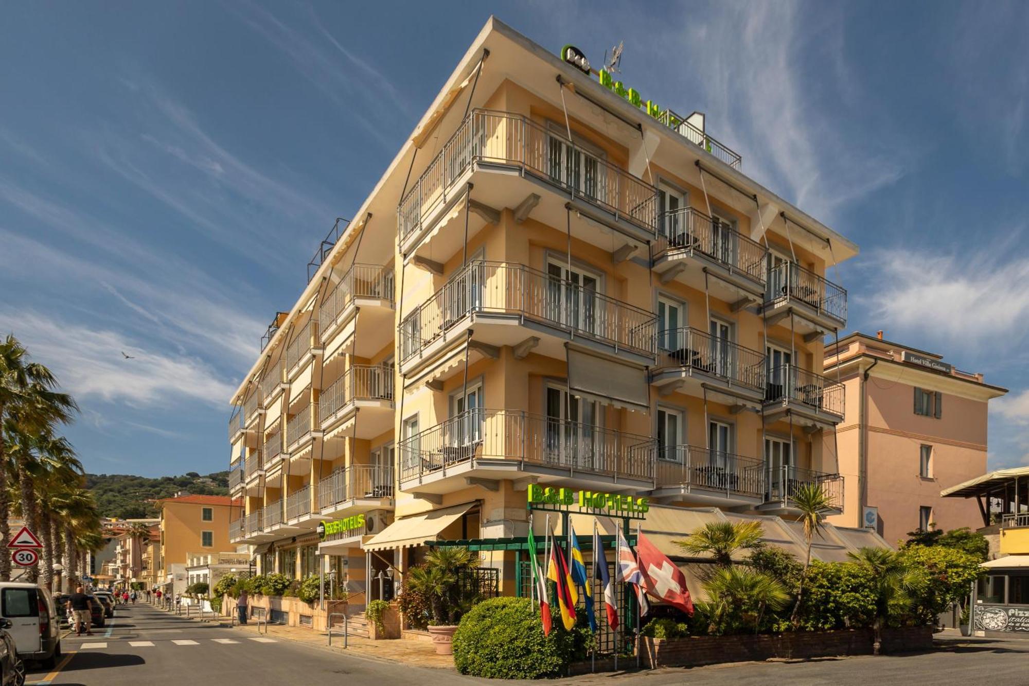 B&B Hotel Diano Marina Palace Esterno foto