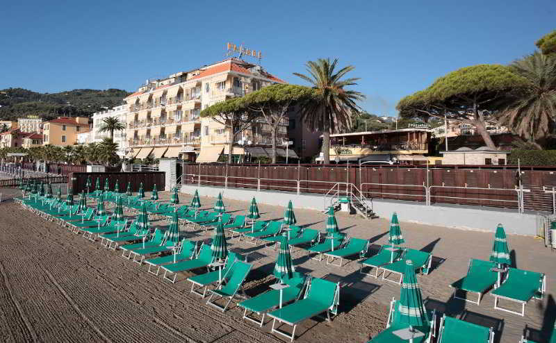 B&B Hotel Diano Marina Palace Esterno foto