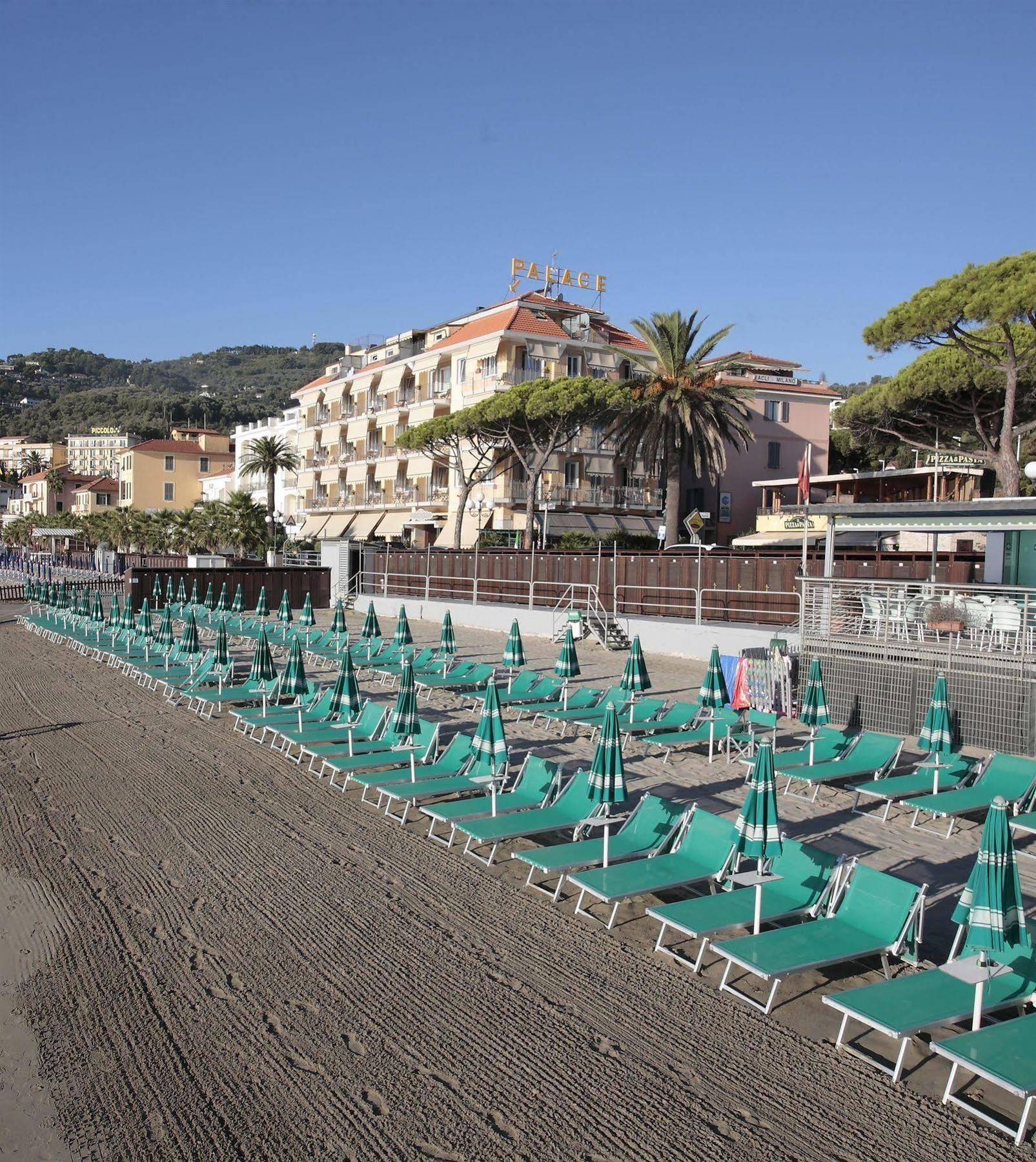 B&B Hotel Diano Marina Palace Esterno foto